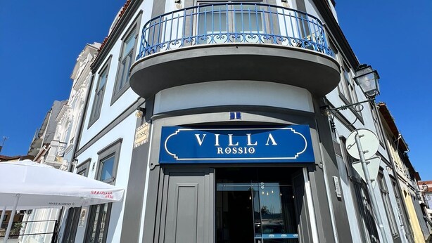 A building with a blue sign reading "VILLA ROSSIO" at the entrance. - Villa Rossio (Aveiro)