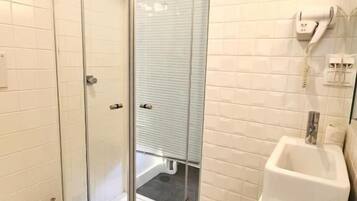 Superior Double Room | Bathroom