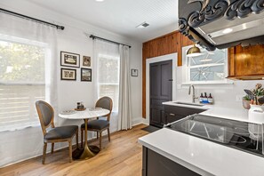 Micro-ondes, plaque de cuisson