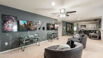 Télévision, cheminée