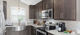 Unit #5 638 Madison St