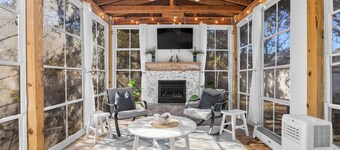 Walk to beach access - hot tub, dog friendly, sleeps 9!