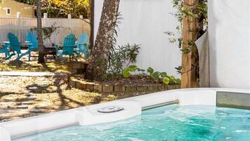 Bañera de hidromasaje exterior