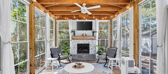 Charming dog-friendly bungalow, just a SHORT walk to beach_ Hot tub_Fire Pit