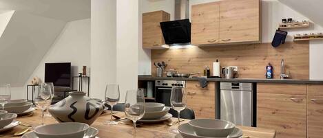 Réfrigérateur, four, plaque de cuisson, lave-vaisselle