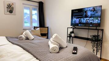 2 bedrooms, desk, iron/ironing board, travel crib