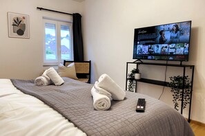 2 bedrooms, desk, iron/ironing board, travel cot