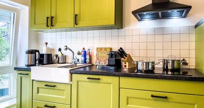 Beautiful flat with parking and kitchen for 4