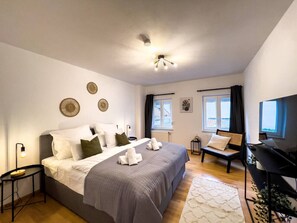 2 bedrooms, desk, iron/ironing board, travel crib