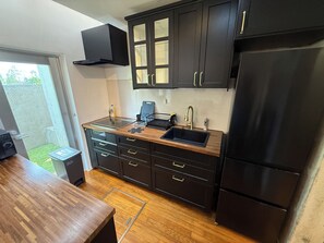 Private kitchen - 146 square meters｜Sophisticated design｜About 12 minutes walk to the beach｜BBQ available (恩納国頭区)