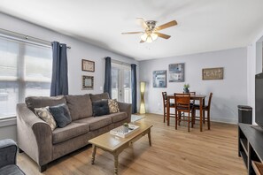 TV - Loft #208 (540 N 2nd St) (Fredericton)
