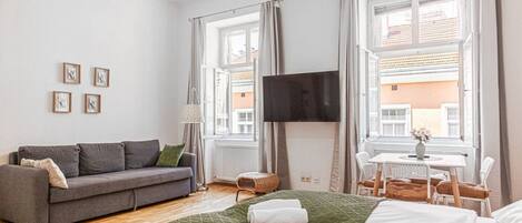 9 Schlafzimmer, Bügeleisen/Bügelbrett, WLAN, Bettwäsche