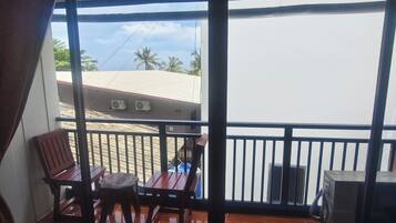 Habitación doble económica, balcón | Caja de seguridad en la habitación, cortinas blackout y wifi gratis