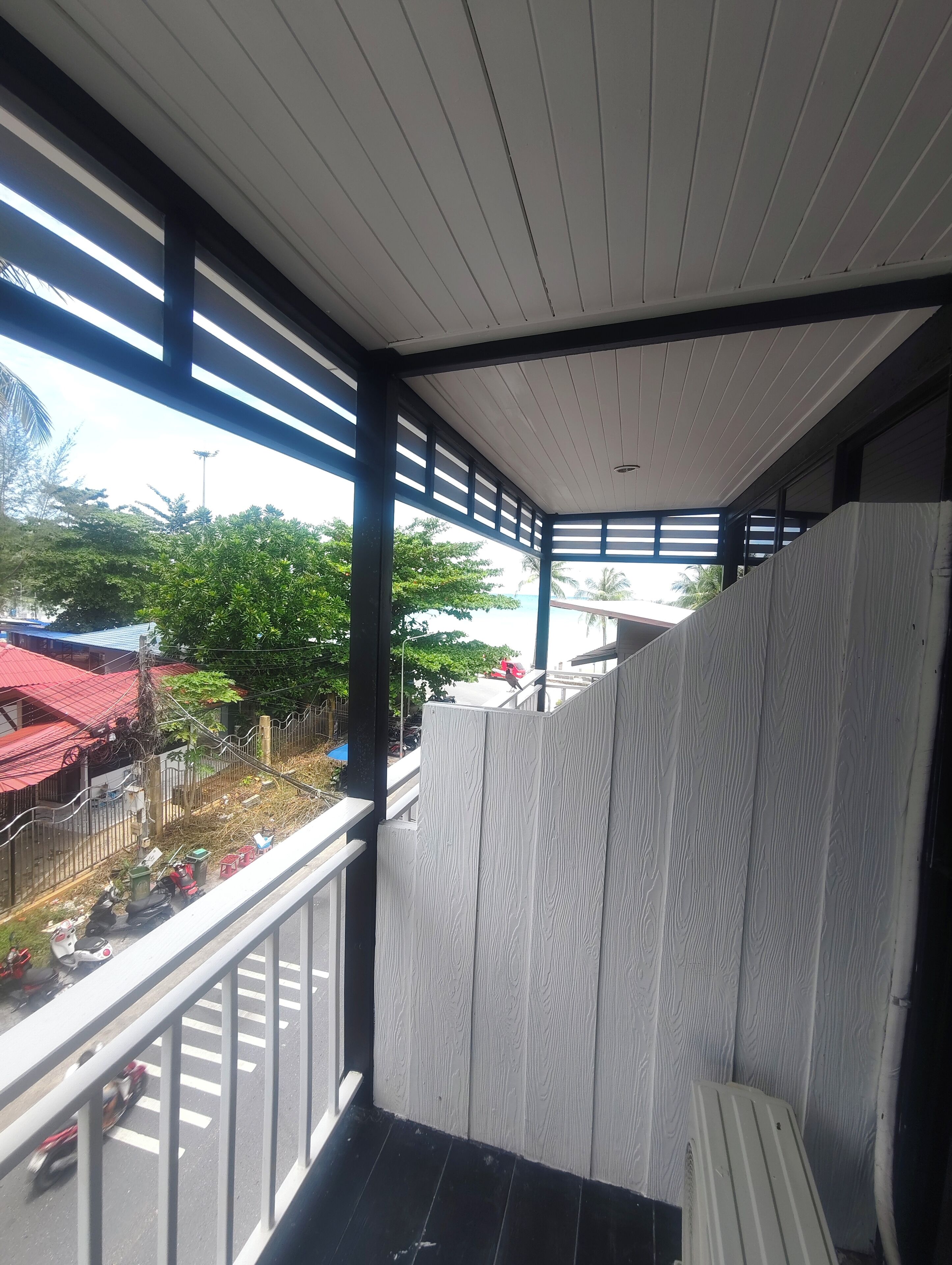 Classic Double Room, Balcony, Partial Ocean View | In-room safe, blackout drapes, free WiFi, bed sheets