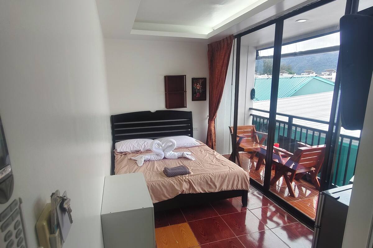 经济双人房, 阳台 | 客房内保险箱、遮光窗帘、免费 WiFi、床单