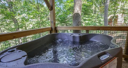 The Hocking Hills Treehouse