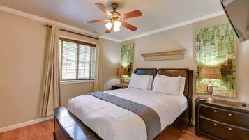 2 bedrooms, desk, iron/ironing board, WiFi