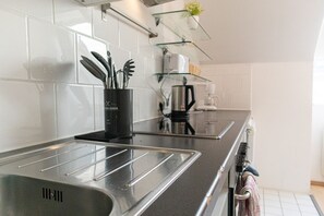 Fridge, microwave, oven, stovetop - Charming 2 Apartments - Ideal for Extended Stays (Wien)