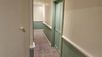 Room, 4 Bedrooms | Interior