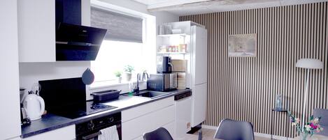 Fridge, microwave, oven, stovetop