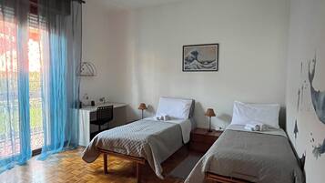 2 Schlafzimmer, Schreibtisch, Bügeleisen/Bügelbrett, kostenloses WLAN