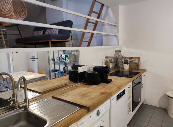 Private kitchen - Charming T3 with garden, parking and air conditioning (Collioure)