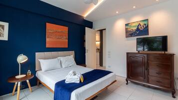 Desk, iron/ironing board, free WiFi, bed sheets