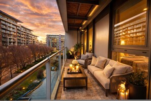 Property grounds - Battersea Power Station 2Bed 2Bath, Riverside Balcony Terrace, AC, 1000MB internet speed (Greater London)