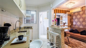 Basic Apartment | Private kitchen