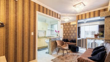 Basic Apartment | Living area