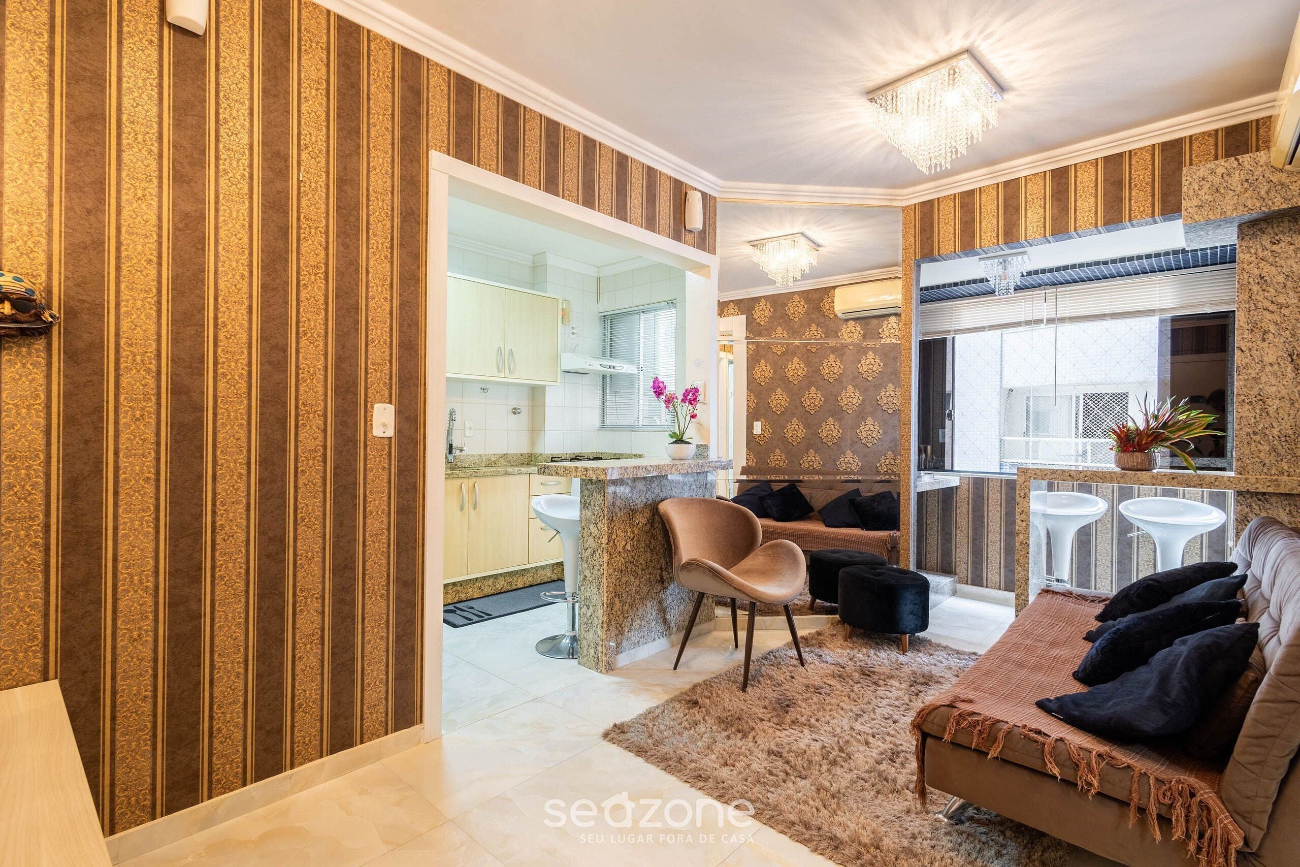 基础公寓 | 起居区