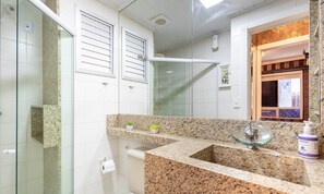Căn hộ cơ bản | Phòng tắm | Buồng tắm vòi sen 