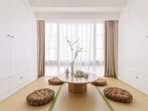 Sistema de insonorización, wifi gratis y ropa de cama 