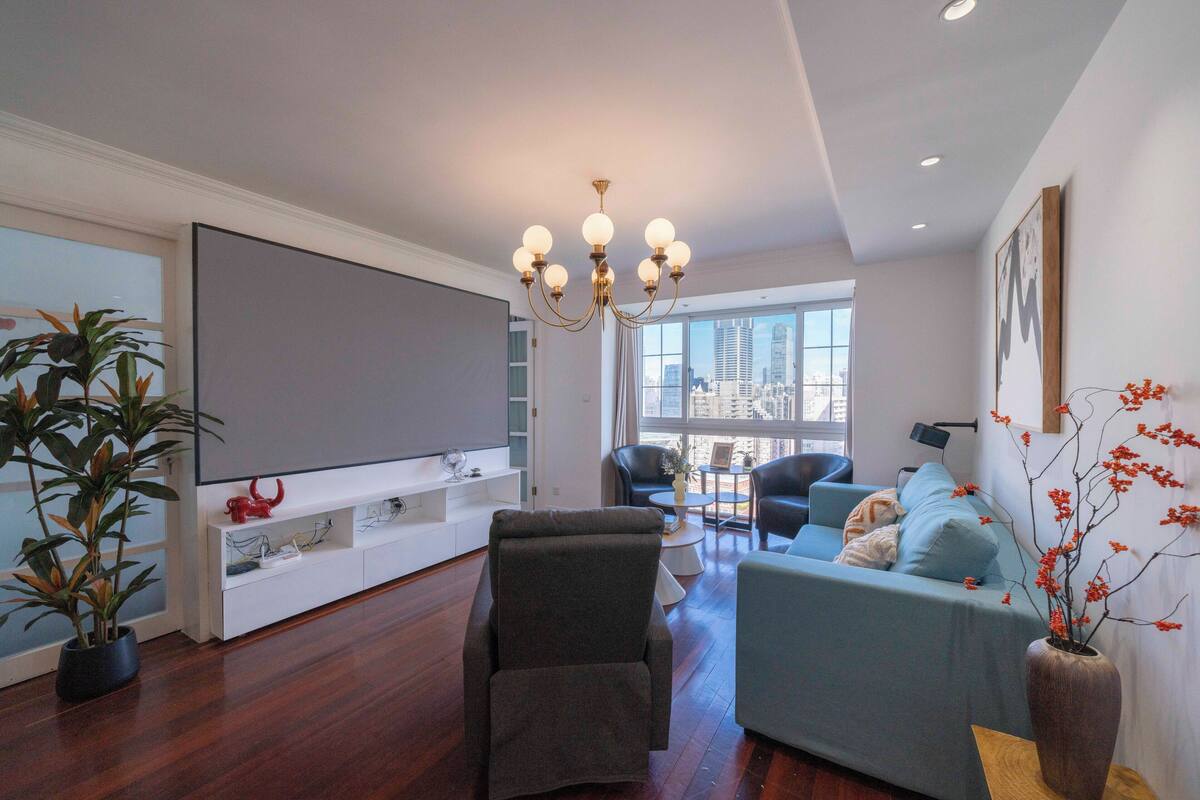 Senior Apartment, 4 Bedrooms, Bathtub, City View | Free WiFi, bed sheets