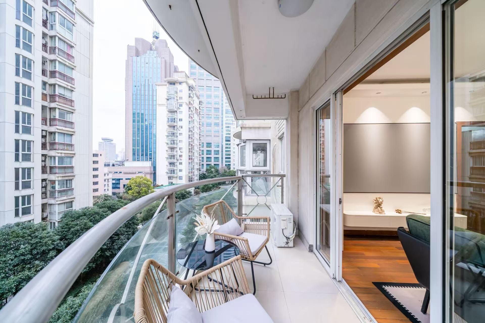 Senior apartman | Nappalirész