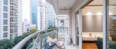 Senior apartman | Nappalirész