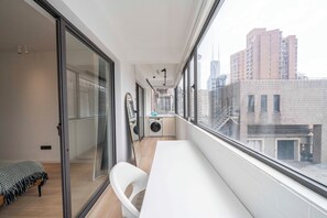 Senior Apartment | Balcony - Book and Bed-People's Square (Shanghai)