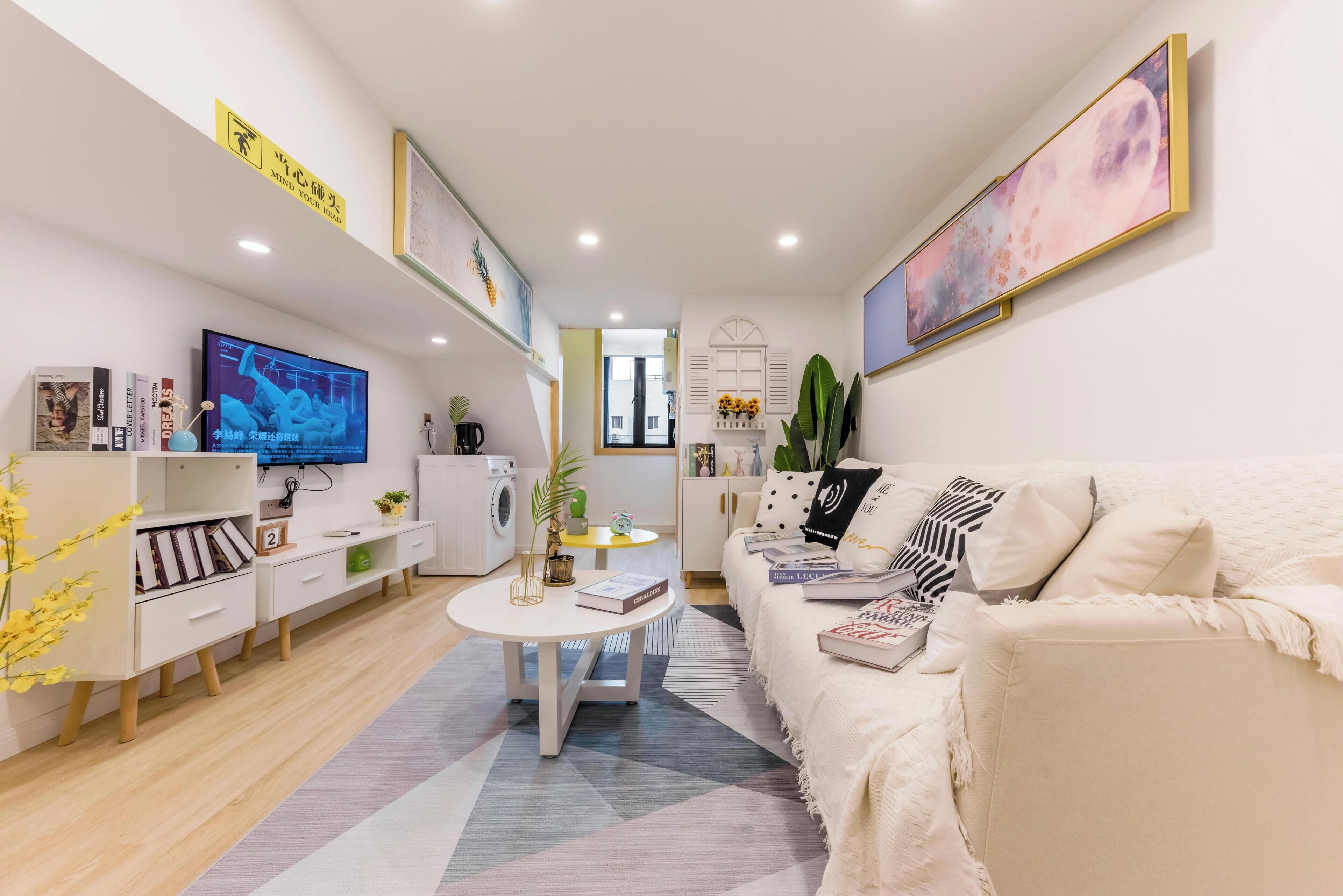 Economy Apartment | Living area