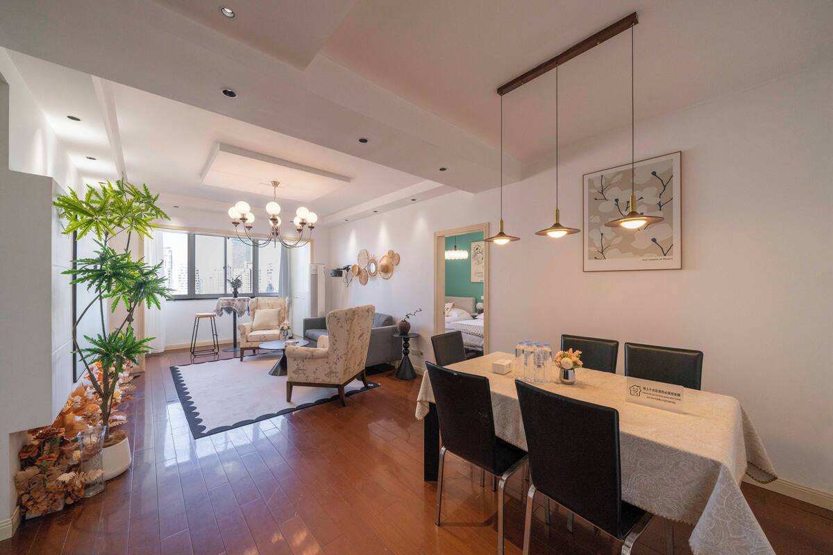 Senior Apartment | Free WiFi, bed sheets