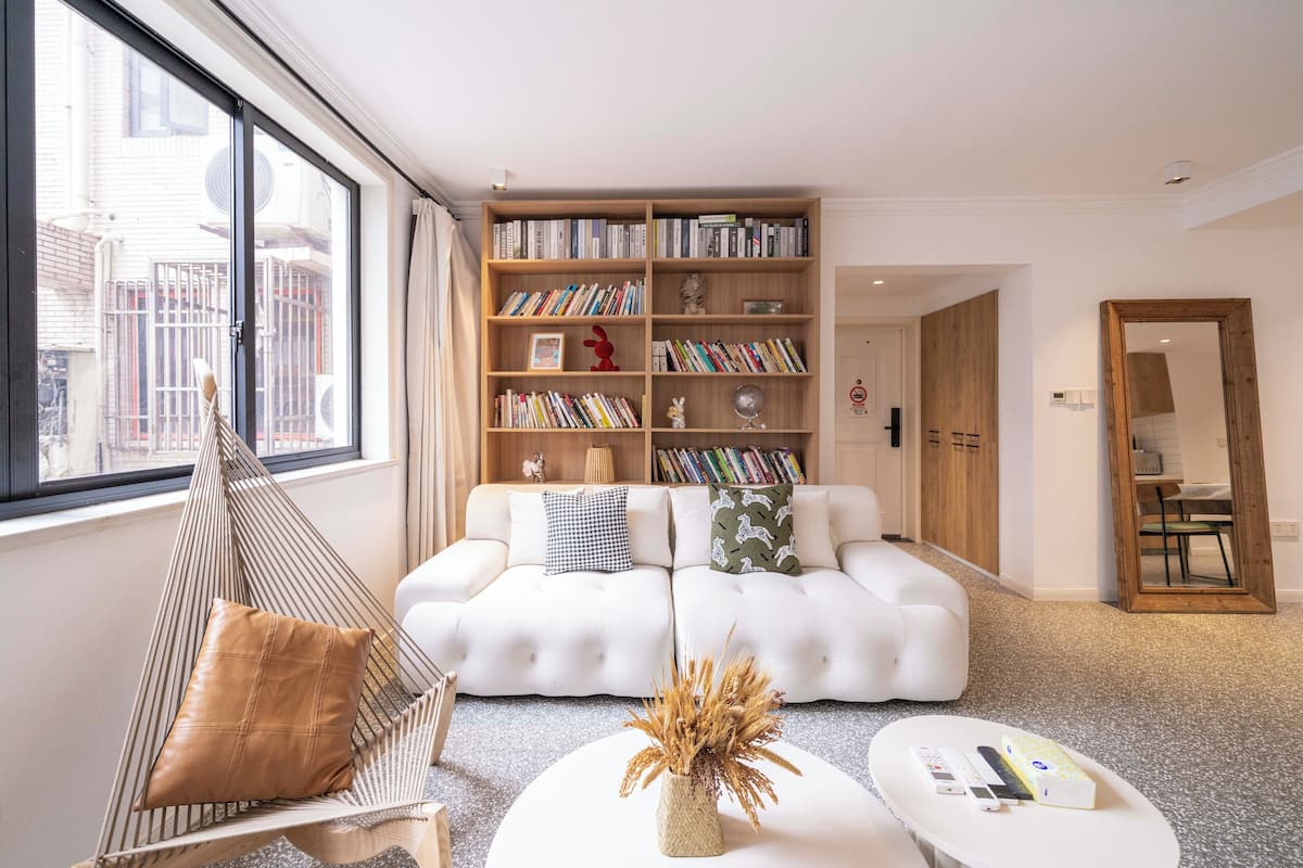 Senior Apartment | Soundproofing, free WiFi, bed sheets