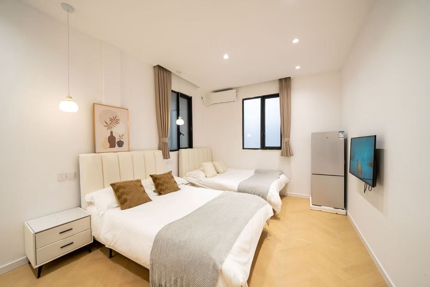 Basic Apartment | Soundproofing, WiFi (free), bed sheets
