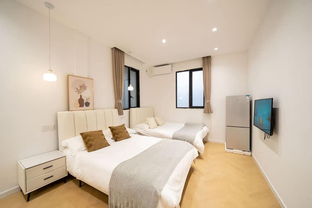 Basic Apartment | Soundproofing, free WiFi, bed sheets
