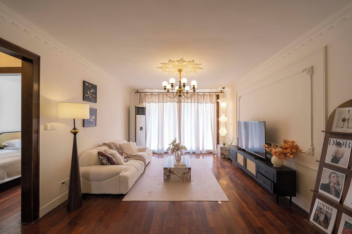 [Gatherings are prohibited] Senior Apartment | Living room