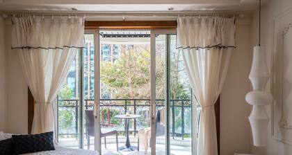 Book and Bed-People's Square