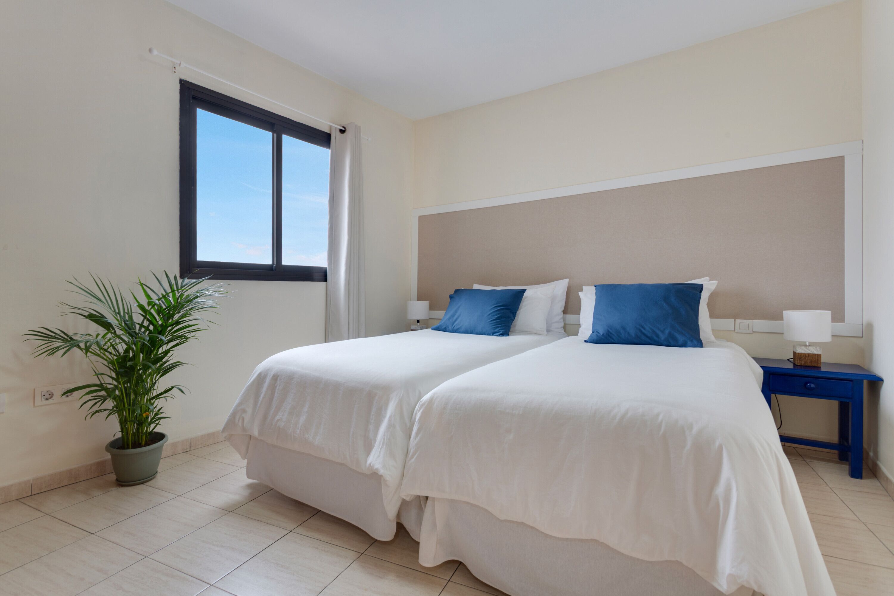 2 dormitorios, tabla de planchar con plancha, wifi y ropa de cama