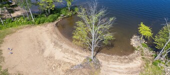 Spacious 5-bedroom house in charming Broadalbin directly on the lake