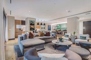 TV, fireplace - One Snowmass East 304 (Snowmass Village)