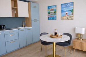 Dining - Le Nouveau Rivage (T2 lake view) (Aix-les-Bains)