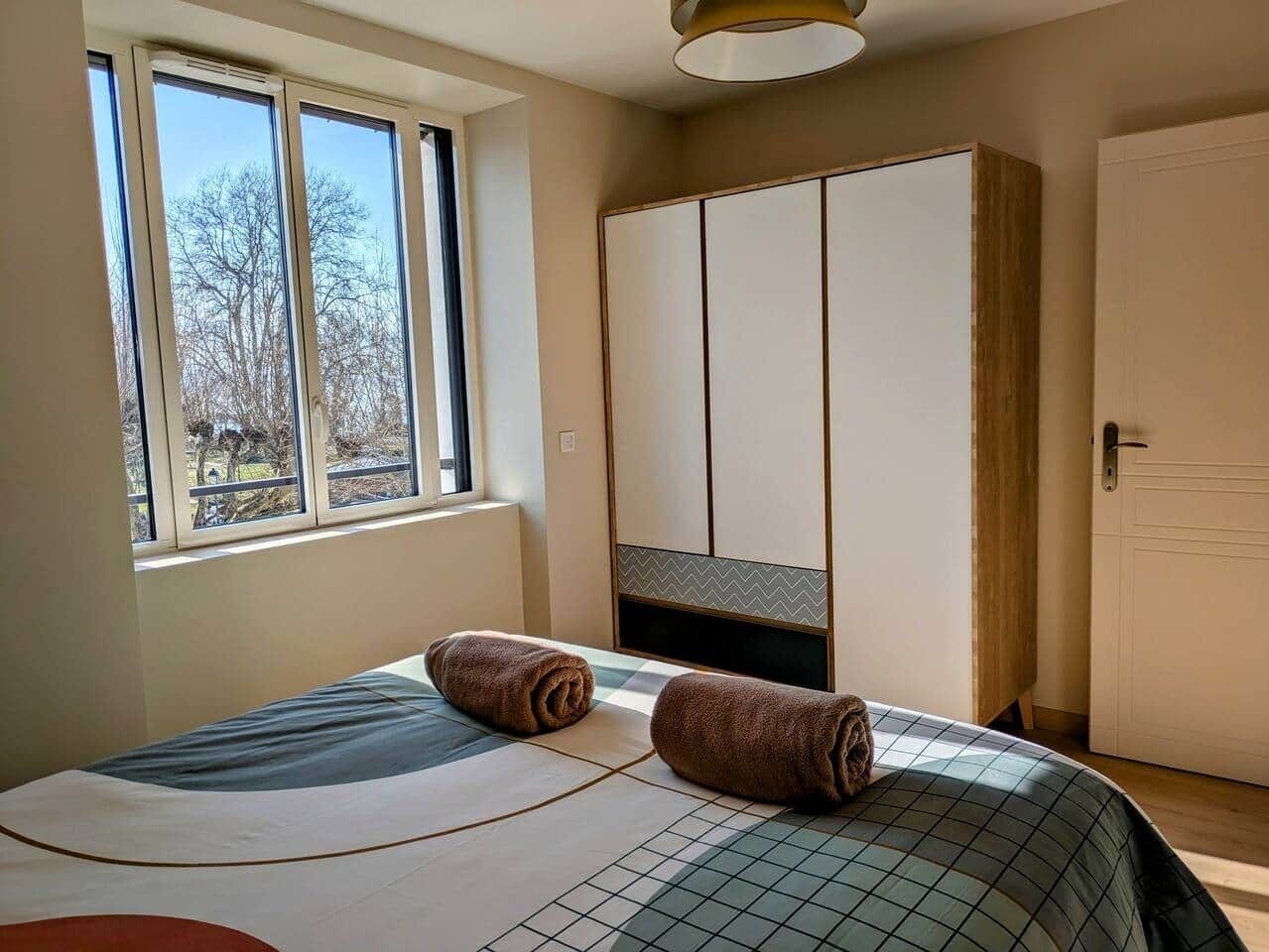 2 chambres, fer et planche à repasser, Wi-Fi gratuit, draps fournis