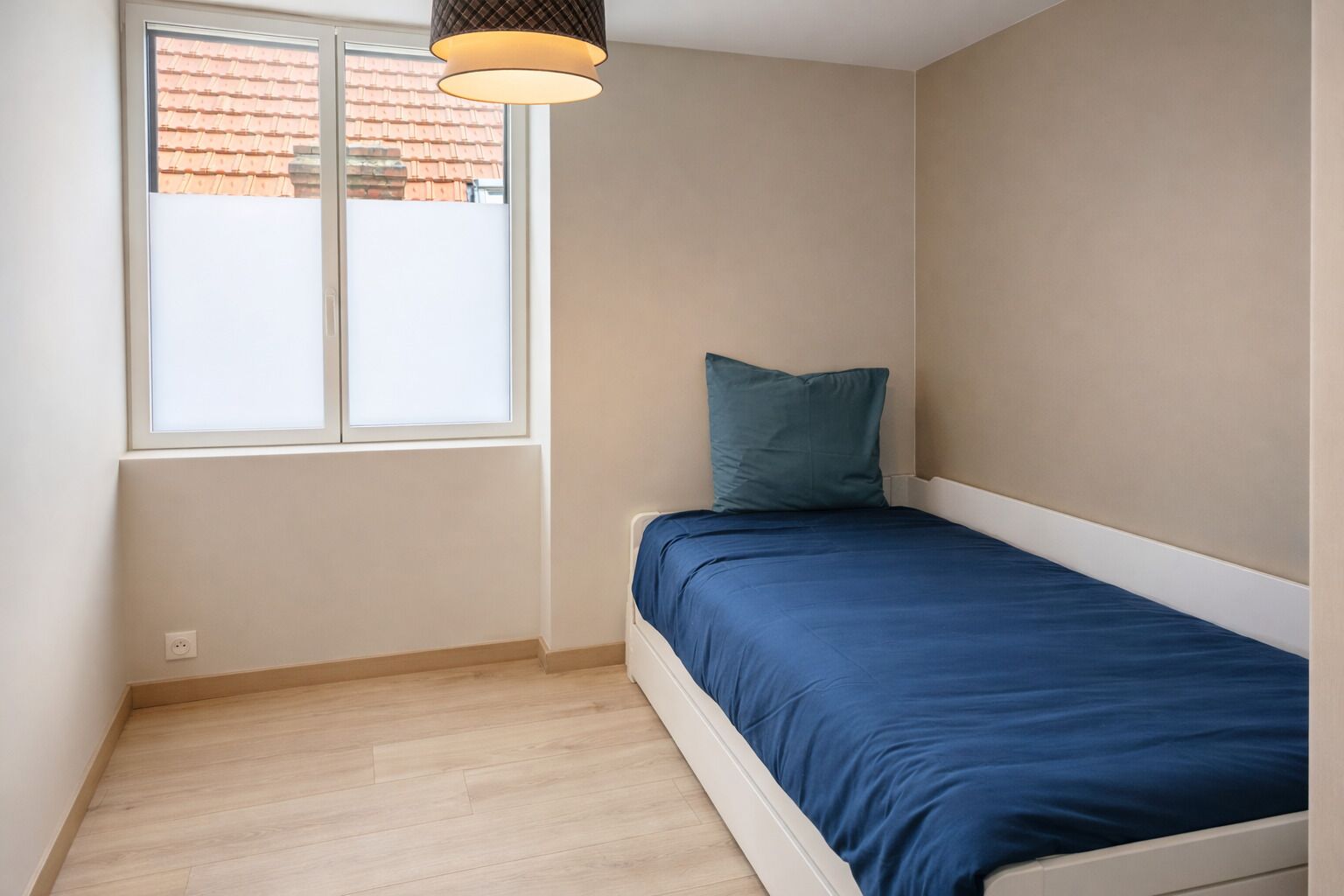 2 室のベッドルーム、アイロン / アイロン台、WiFi (無料)、ベッドシーツ